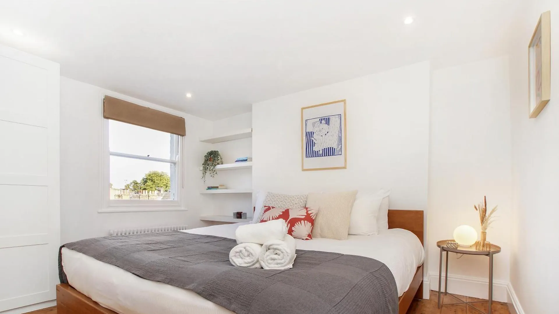 Bright, Stylish & Cosy 3-Bed Flat Near Mile End Apartment London